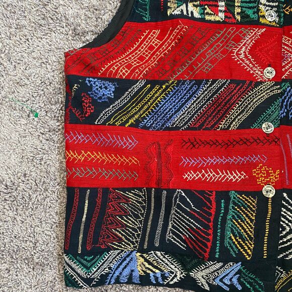 CHICO'S Vintage Red & Black Embroidered Mandarin Collar Vest Size XL - Picture 3 of 8